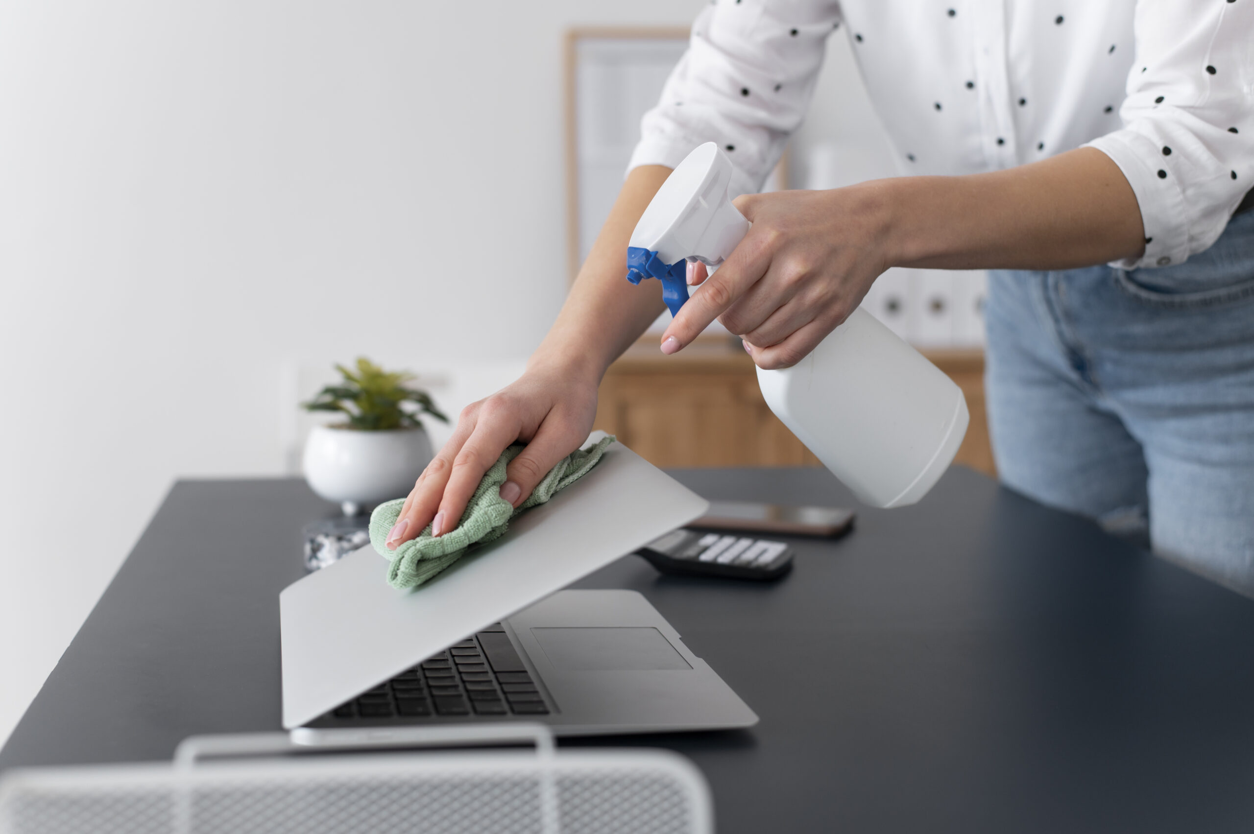 How a Clean Office Boosts Productivity and Employee Morale